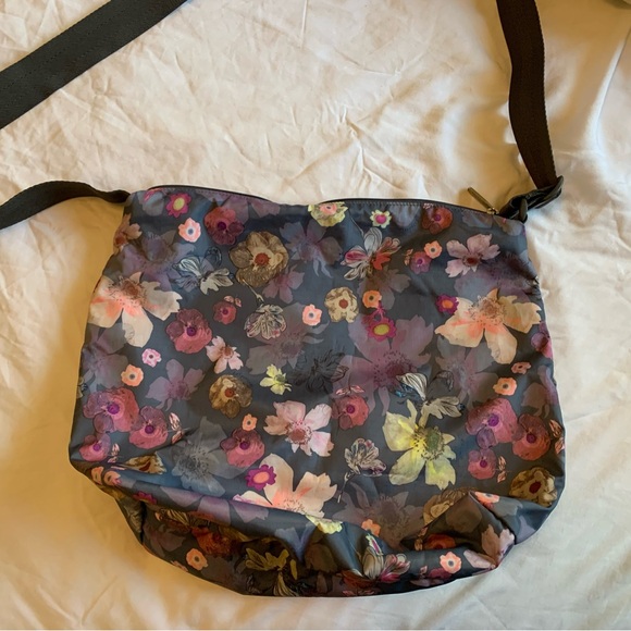 LeSportsac floral Bag - Picture 11 of 16